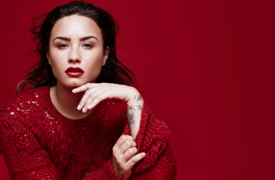 La cantante logr&oacute; parecer la reencarnaci&oacute;n de Selena durante su fiesta de disfraces. (Foto: Instagram)