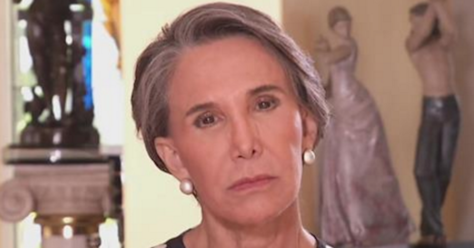 Do&ntilde;a Florinda busca empleo luego de tres a&ntilde;os de la muerte de Roberto G&oacute;mez Bola&ntilde;os. (Foto: captura de pantalla Univisi&oacute;n)&nbsp;