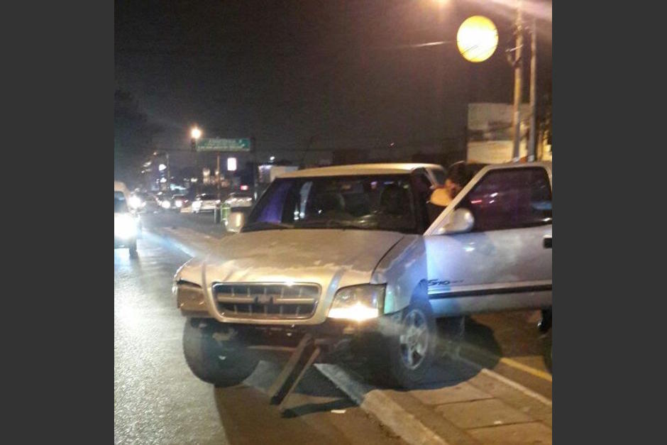 Un hombre en estado de ebriedad atropelló a una agente de la PMT de Mixco en la calzada San Juan. (Foto: Comunicación Mixco)