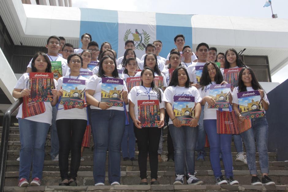 Los participantes buscan una oportunidad laboral a trav&eacute;s del turismo. (Foto: Fredy Hern&aacute;ndez/Soy502)