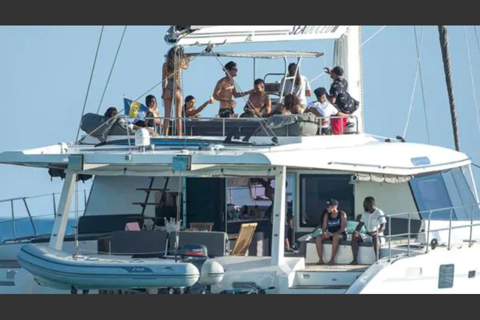 Un yate y la presencia de Lewis Hamilton, una mezcla peligrosa. (Foto: Grosby Group)