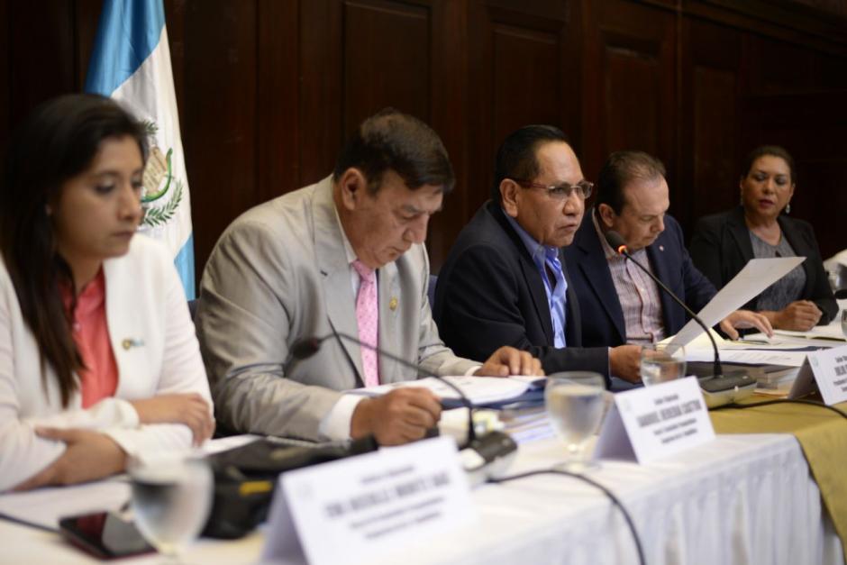 Los integrantes de la comisión se negaron a ofrecer detalles del informe circunstanciado. (Foto: Congreso)