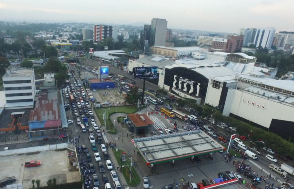 Los alrededores del Obelisco están casi paralizados. (Foto: Soy502)&nbsp;