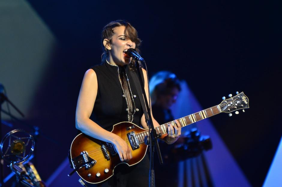 Gaby Moreno env&iacute;a un mensaje a los manifestantes. (Foto: Selene Mej&iacute;a/Soy502)&nbsp;