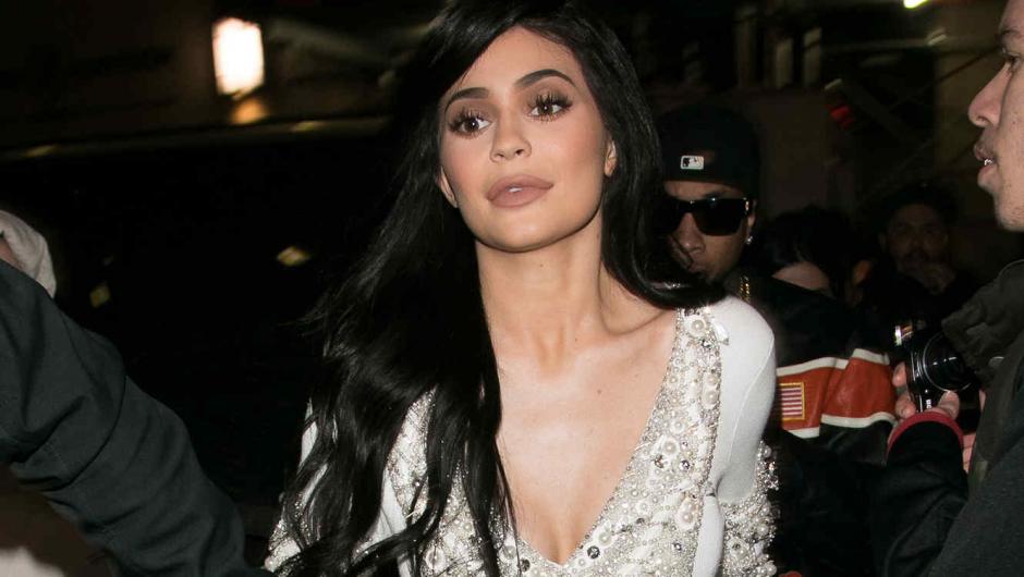 Medios aseguran que la hermana menor de las hermanas Kardashian est&aacute; esperando un beb&eacute;. (Foto: Telemundo)