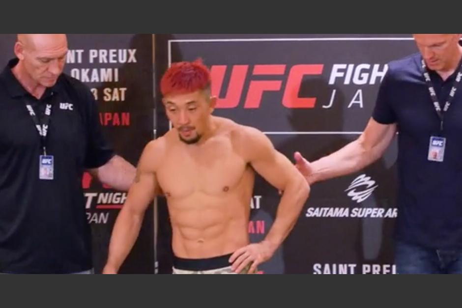 El peleador japon&eacute;s, Mizuto Hirota estuvo a punto de desmayarse&nbsp; en pleno pesaje. (Foto: Captura de video)