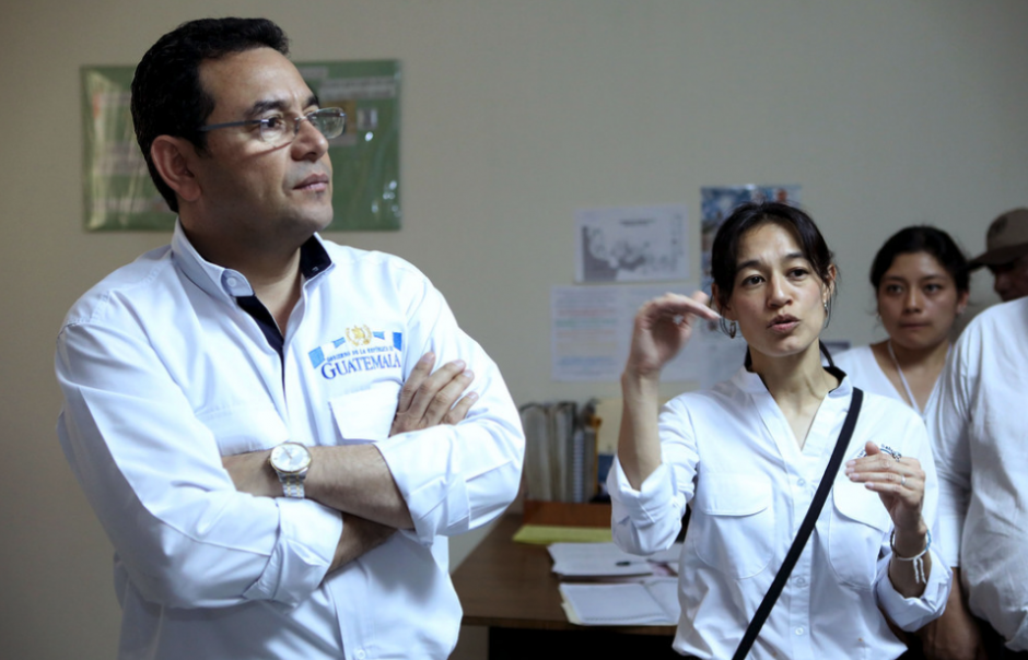 Jimmy Morales culp&oacute; a Lucrecia Hern&aacute;ndez del riesgo de desabastecimiento. (Foto: Gobierno)