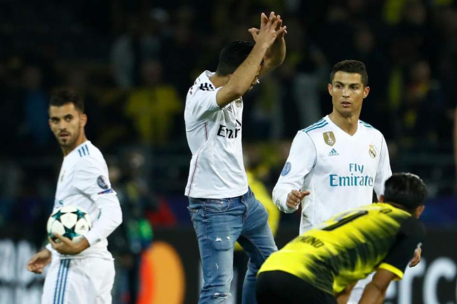 Este seguidor del Madrid sorprendi&oacute; a todos en Dortmund. (Foto: AFP)