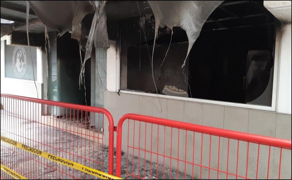 Así quedaron los vestidores del estadio Luis "Pirata" Fuente, sede del Veracruz. (Foto: Diario de Colima)