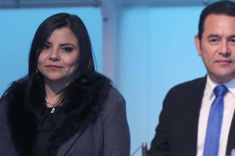 Paola Denisse Pantaleón fue la sombra de Jimmy Morales en su viaje a EE.UU. (Foto: Gobierno)