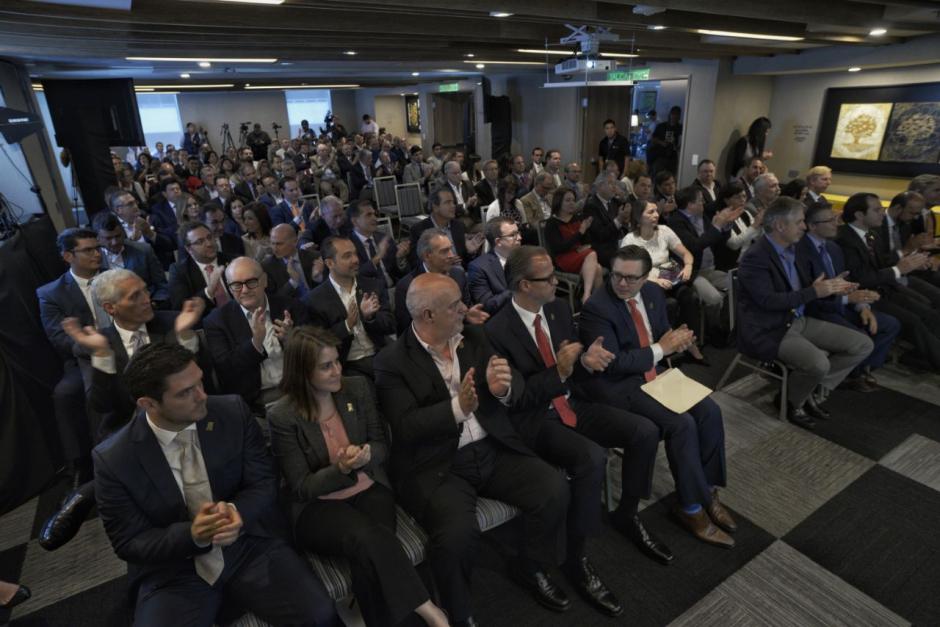 Grandes empresarios del pa&iacute;s se reunieron para comprometerse por mejorar la transparencia en el pa&iacute;s. (Foto: Wilder L&oacute;pez/Soy502)