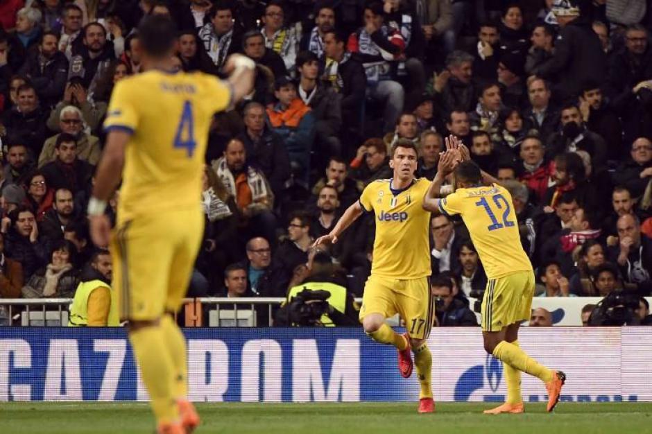 Mario Mandzukic venci&oacute; a Keylor Navas con un cabezazo. (Foto: AFP)