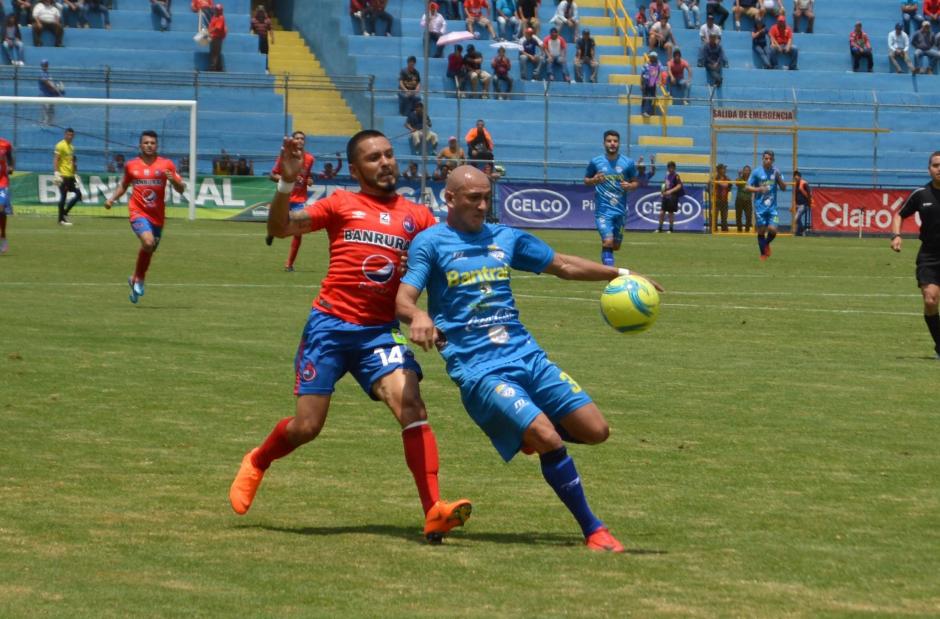 Municipal perdió su quinto partido como local, ahora frente a Cobán por 1-0. (Foto: Rudy Martínez/Soy502)
