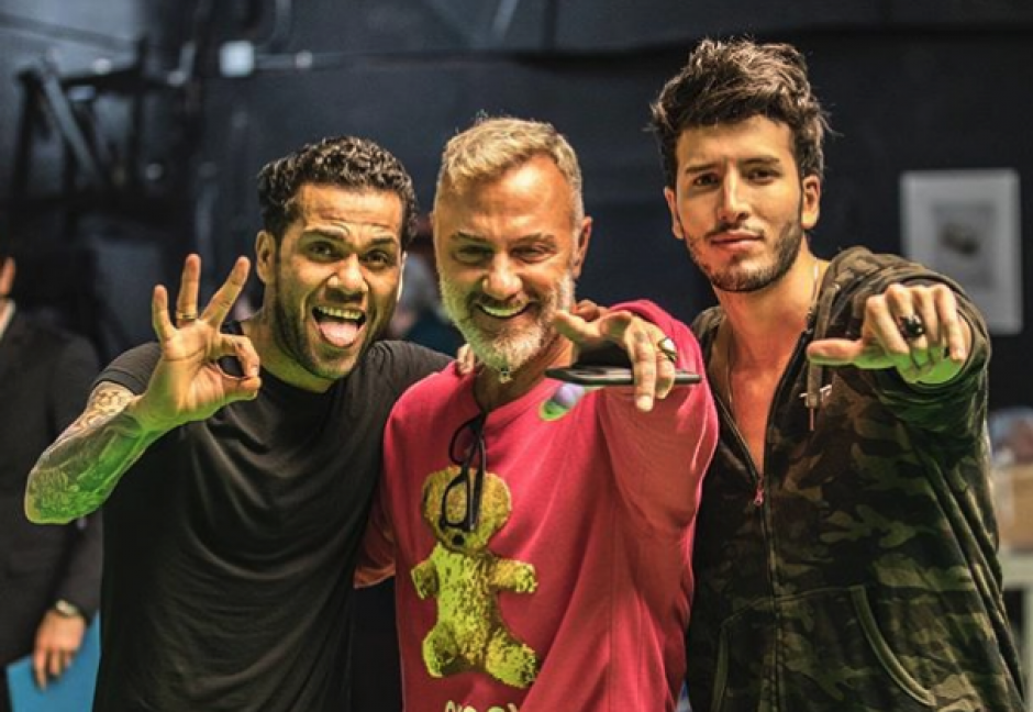 Dani Alves aparecer&aacute; en el videoclip de "Love", de Vacchi y Yatra. (Foto: captura)