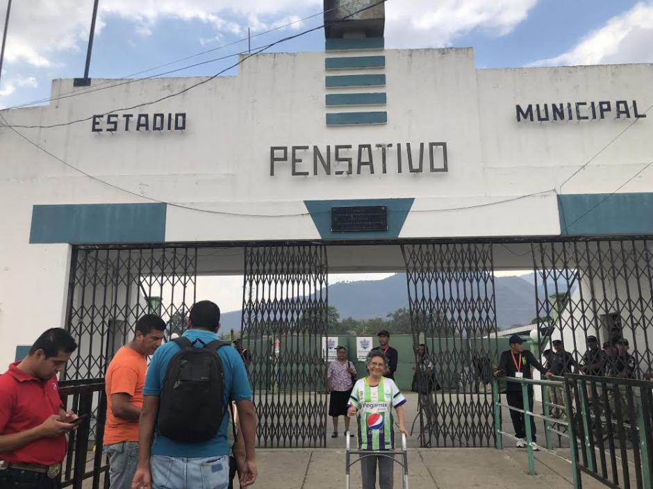 El estadio pensativo fue el escenario entre Antigua-Suchitep&eacute;quez. (Foto: Luis Barrios/Soy502)