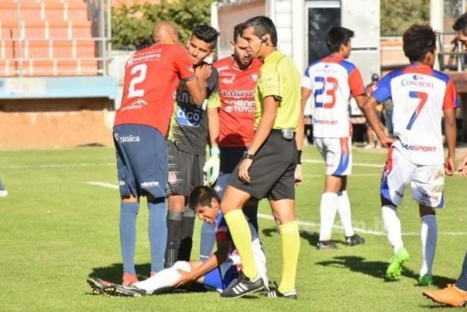 La situaci&oacute;n dej&oacute; en rid&iacute;culo a los jugadores de las inferiores, quienes tuvieron que soportar el bochorno en Bolivia. (Foto: Ol&eacute;)