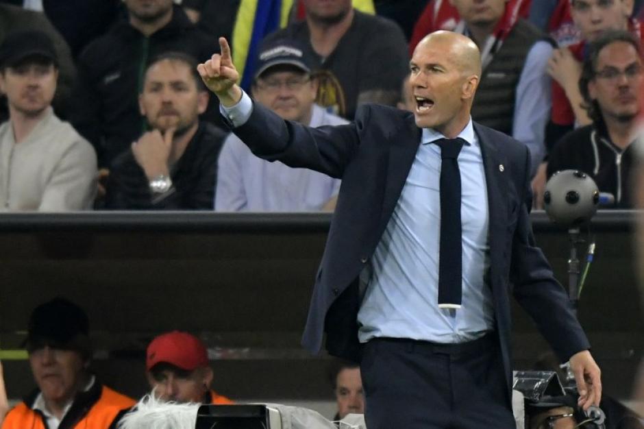 Zinedine Zidane vivi&oacute; con intensidad el partido contra el Bayern M&uacute;nich. (Foto: AFP)