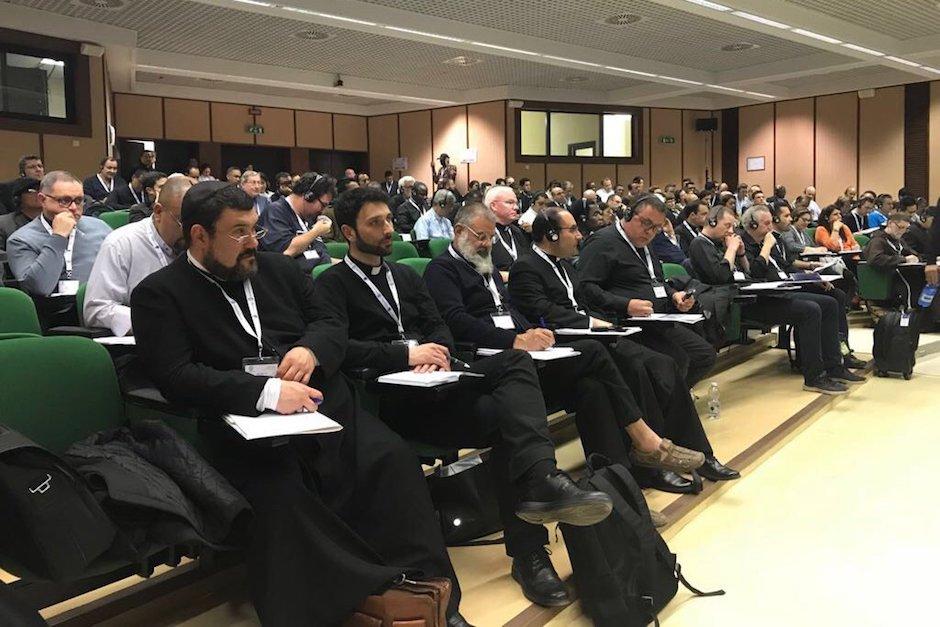 M&aacute;s de 300 personas participaron en el seminario. (Foto:&nbsp;Jason Horowitz/The New York Times)