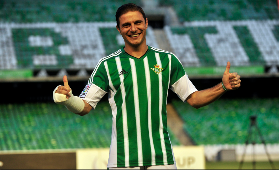 Joaqu&iacute;n S&aacute;nchez subi&oacute; un video a su cuenta oficial de Twitter en el que imita a la actriz y cantante Jennifer Lopez y le lanza un reto. (Foto: Revista Digital de F&uacute;tbol)