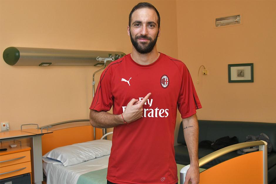 El delantero argentino lleg&oacute; al AC Milan y pas&oacute; las evaluaciones m&eacute;dicas. (Foto: AC Milan)