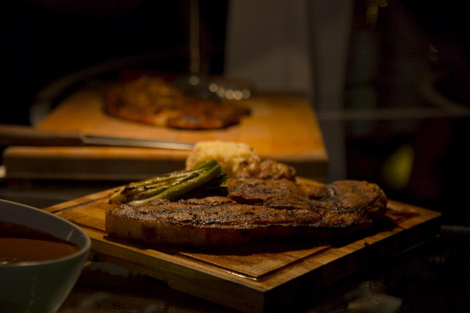 Hacienda Real present&oacute; cuatro cortes distintos de carne de cerdo importada. (Foto: George Rojas/Soy502)