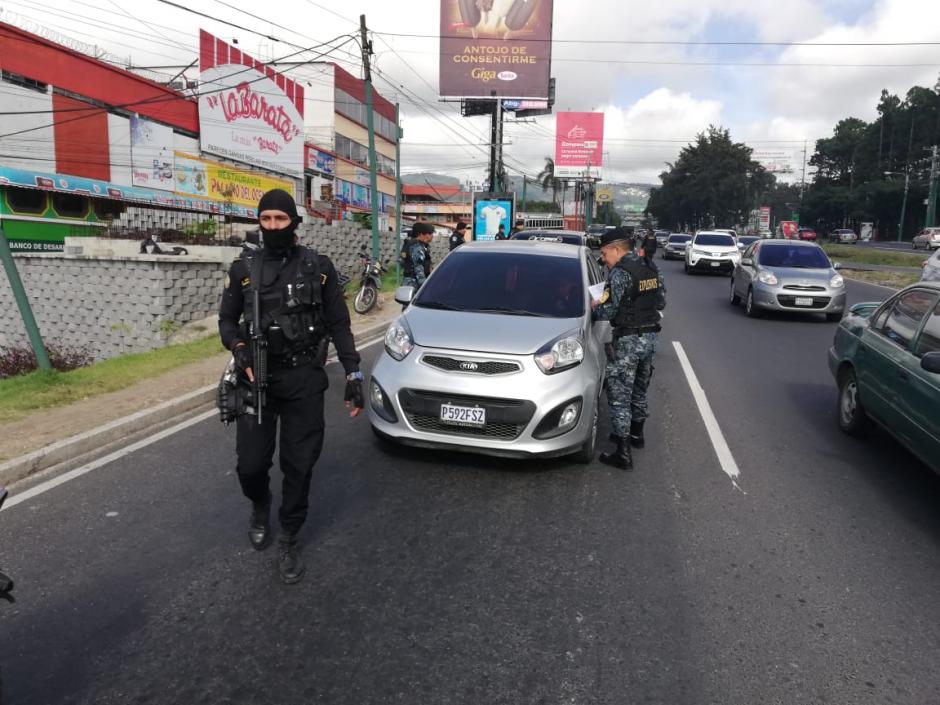 El #PlanGénesis incomodó a varios conductores que tuvieron que bajar de sus carros. (Foto: Mingob)&nbsp;