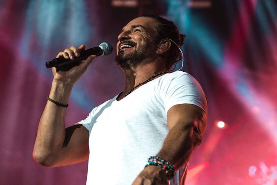 El cantautor guatemalteco caus&oacute; furor entre sus seguidores con un video publicado en sus redes sociales. (Foto: Facebook/Ricardo Arjona)