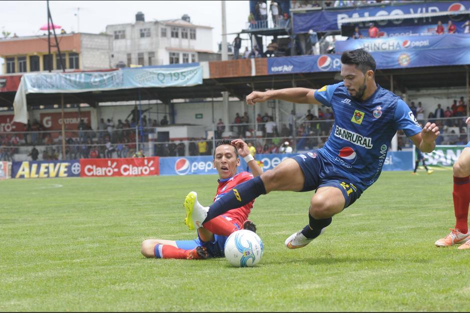 Wilber Pérez se va a jugar a la Super Liga de Kosov. (Foto: Archivo/Soy502)