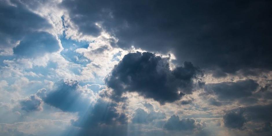 Los rayos crepusculares son cuando las nubes ocultan parcialmente los rayos del sol como una capa de nubes. (Foto: Archivo)