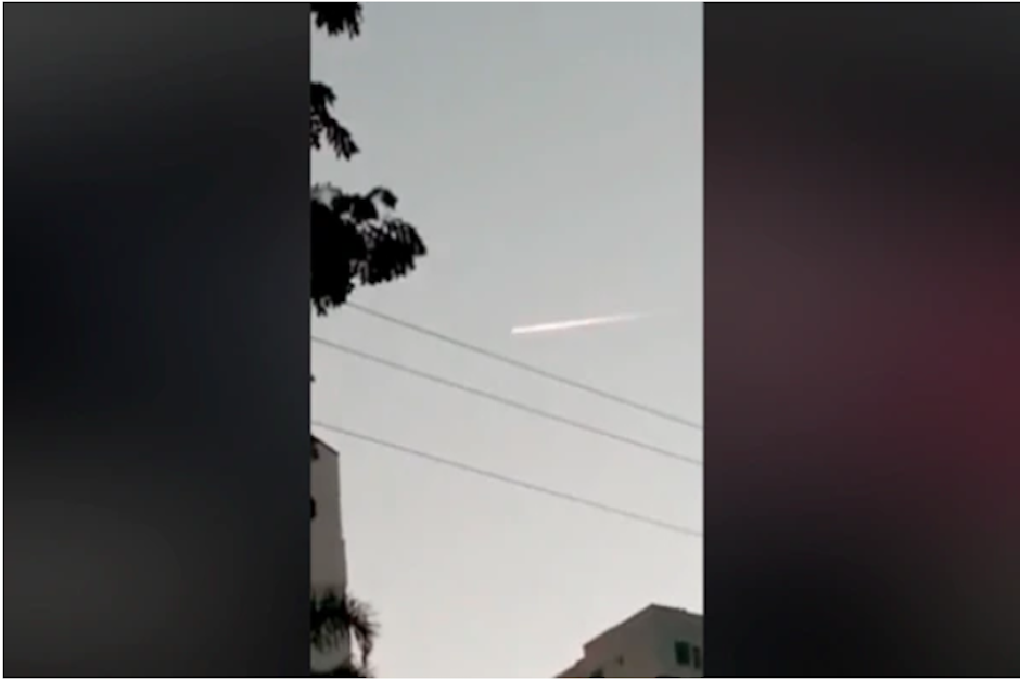 El supuesto OVNI surc&oacute; el cielo colombiano el pasado lunes 6 de agosto. (Imagen: Infobae)