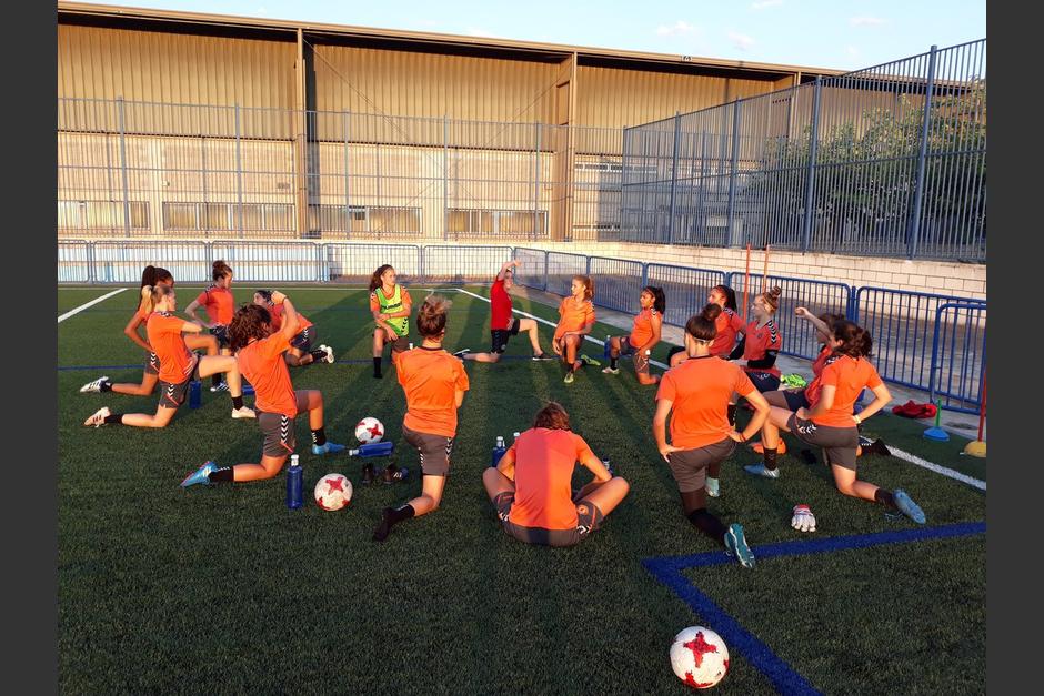 Madelyn Ventura se entrena con el Zaragoza CFF, de España. (Foto: Zaragoza)