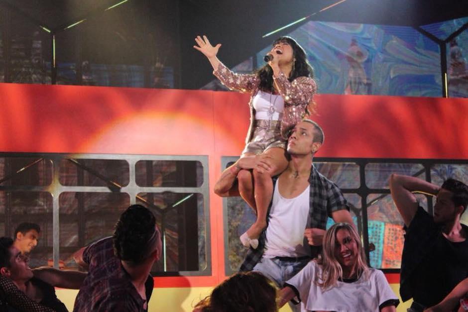 La guatemalteca obtuvo una cr&iacute;tica positiva de parte del panel de jueces tras su intervenci&oacute;n de este domingo. (Foto: Facebook/La Academia)