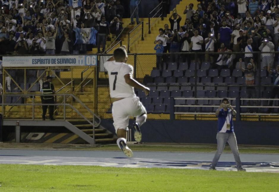 Marvin Ceballos anotó el tres a cero. (Foto: Alejandro Balán/Soy502) 