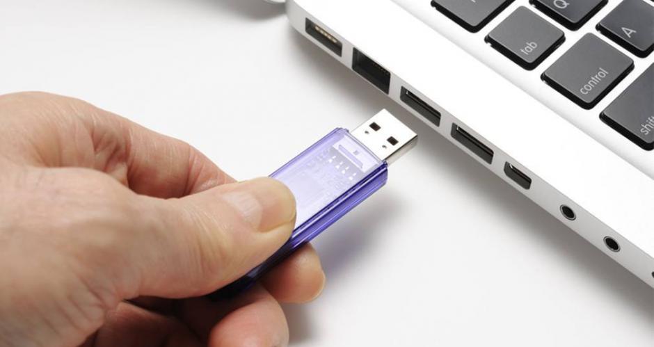 &iquest;Cuales son los riesgos de no expulsar el dispositivo USB antes de desconectarlo? (Foto: Conectica)