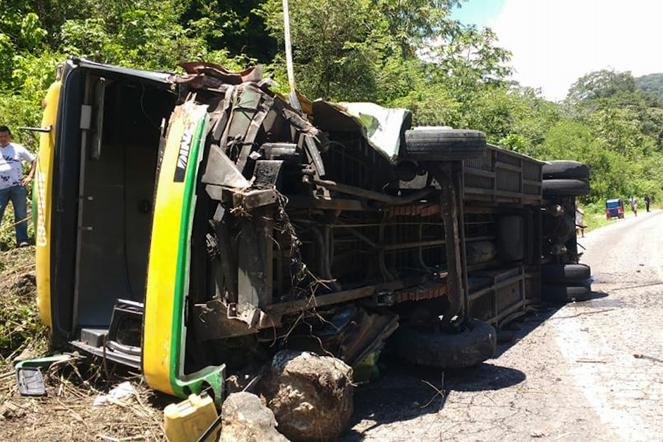 El accidente ocurri&oacute; en la carretera de San Jos&eacute; Acatempa, Jutiapa. (Foto: Noticias Jutiapanecas)