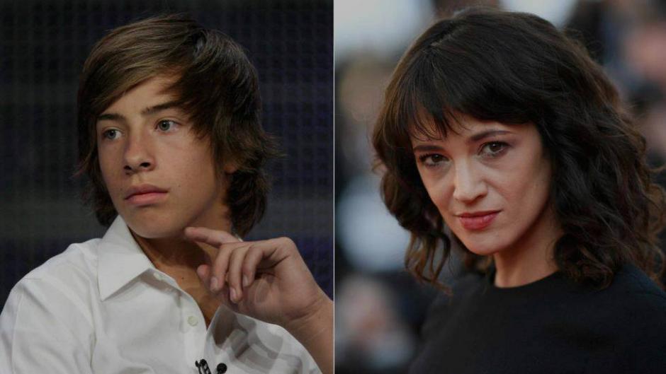 Jimmy Bennet dijo que la actriz abus&oacute; sexualmente de &eacute;l cuando &eacute;l ten&iacute;a 17 y ella 37. (Fotos: AFP)&nbsp;