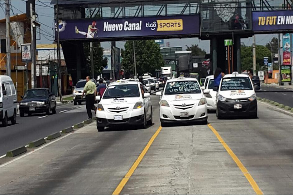 En junio de 2017, el gremio de taxistas también manifestó en contra del nuevo servicio de transporte. (Foto: Archivo)