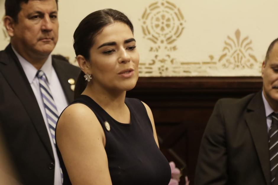 La diputada Patricia Sandoval apareció para la foto, a pesar de que votó en contra de la iniciativa de ley. (Foto: Alejandro Balán/Soy502)