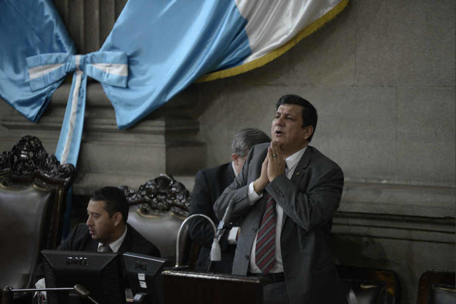El diputado Galdamez suele utilizar referencias religiosas en sus intervenciones en el Congreso. (Foto: Wilder López/Soy502)