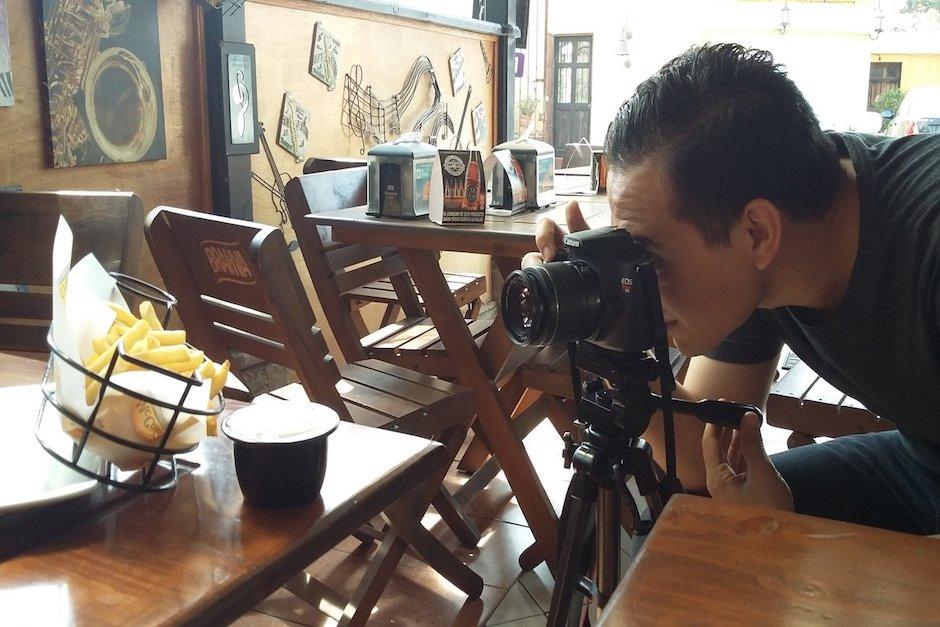 Este emprendimiento potencializa el arte fotográfico, ilustración y diseño, junto a pequeños negocios de comida. (Foto: El coctel creativo)