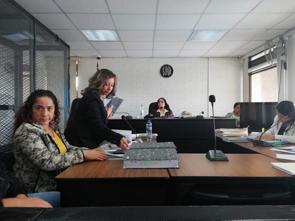 Mar&iacute;a Isabel Sales L&oacute;pez se present&oacute; al inicio del juicio de Extinci&oacute;n de Dominio de dos de sus propiedades. (Foto: Evelyn de Le&oacute;n/Soy502)