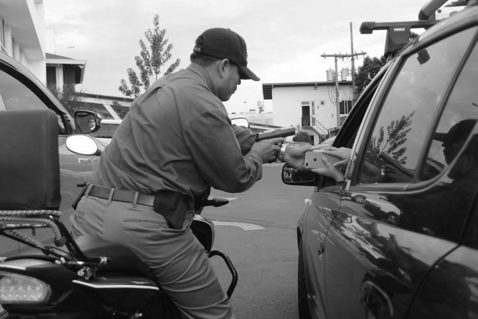 Un delincuente fue herido por los usuarios de un bus que iba a ser asaltado. (Foto: Con fines ilustrativos)