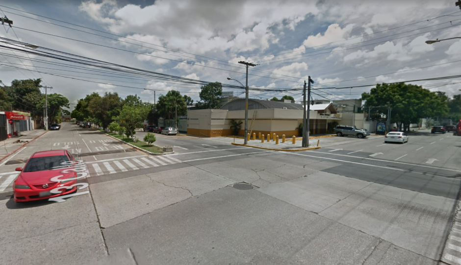 Las autoridades de tránsito advierten a los conductores de la nueva implementación del semáforo. (Foto: Google Maps)