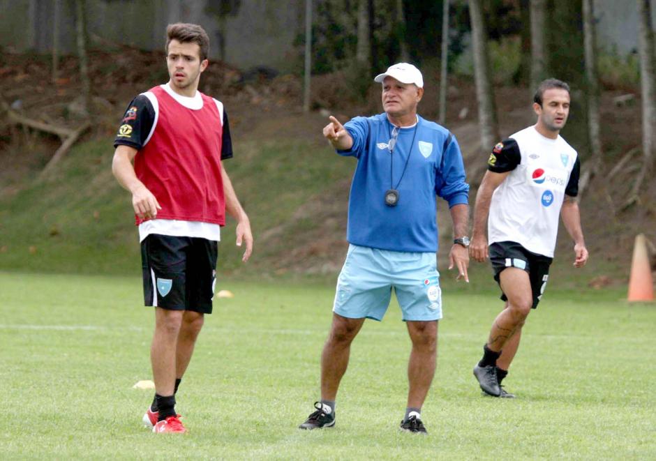Walter Claverí muestra su faceta como torero. (Foto: Archivo/Soy502)