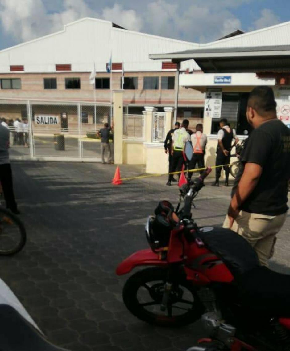 Durante el robo result&oacute; herido un guardia. (Foto: Soy502)