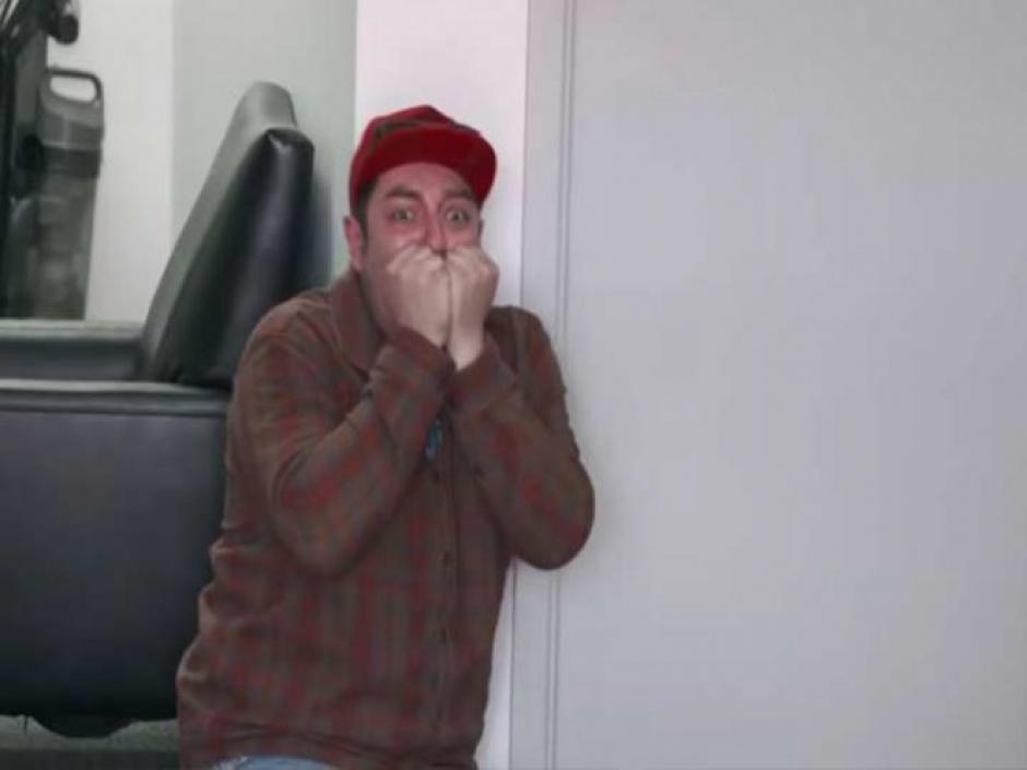 Diego B se gana la loter&iacute;a y su reacci&oacute;n es impresionante. (Foto: Captura de video)