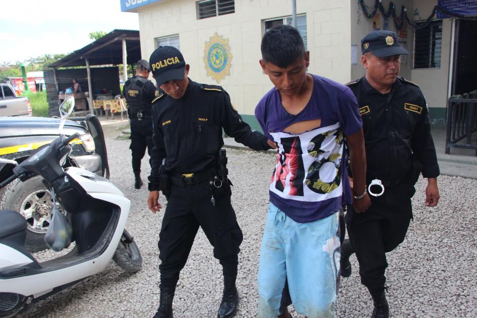 Durante las fiestas de fin de a&ntilde;o la PNC detuvo a 131 personas, la mayor&iacute;a por portaci&oacute;n ilegal de armas de fuego y accidentes viales. (Foto: PNC/Soy502)