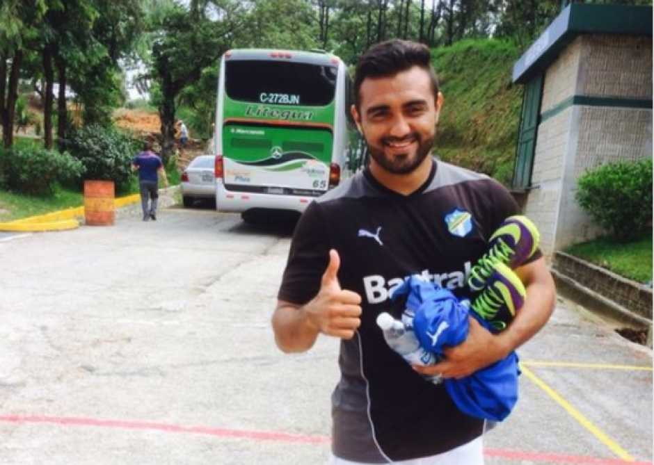 Erwin "El Abuelo" morales se presenta este miércoles a los entrenamientos de Comunicaciones. (Foto: Soy502)