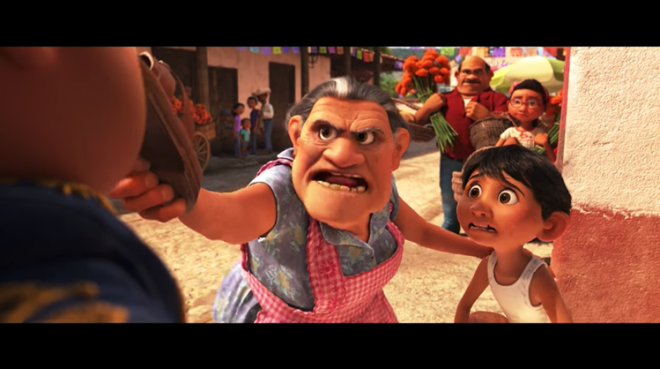 El personaje se basó en una mujer octogenaria que aceptó ser la modelo de Abuelita. (Captura Video)