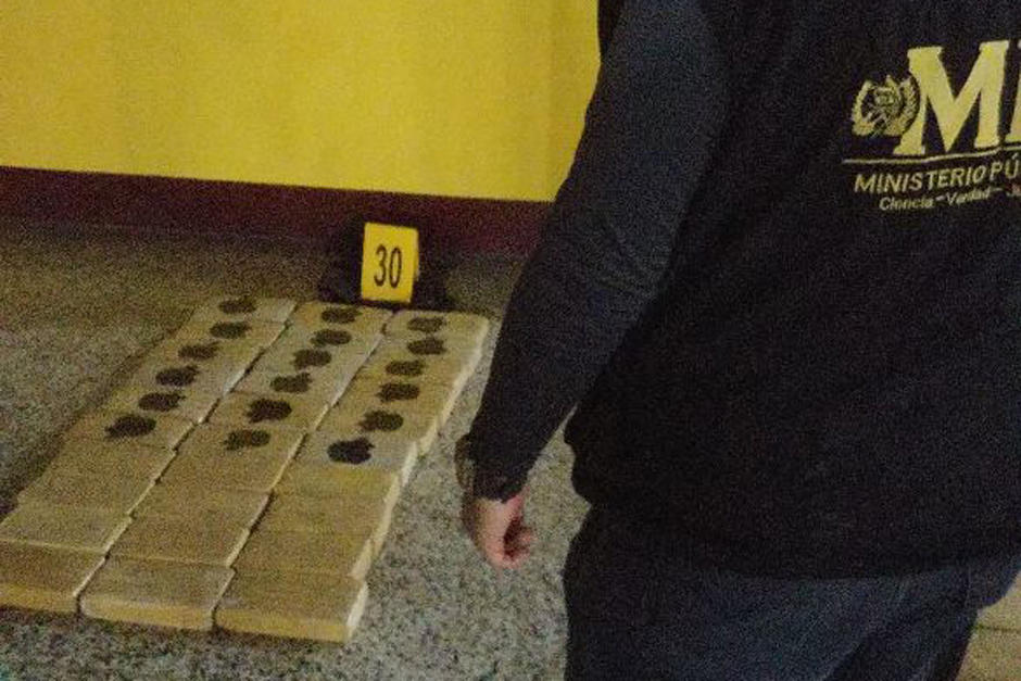 Las autoridades contabilizaron 900 paquetes con droga. (Foto: MP)&nbsp;